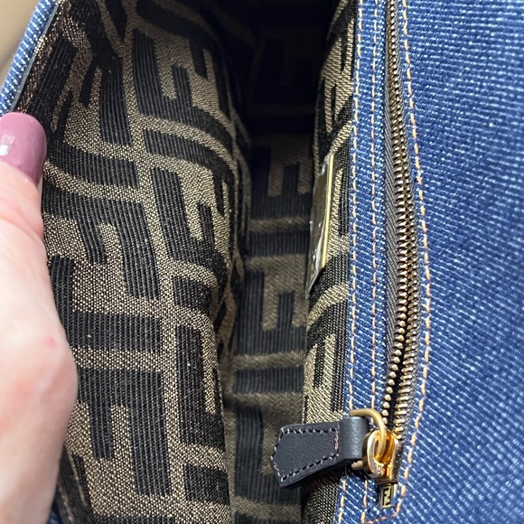 ❌SOLD❌ NEW FENDI Denim Medium Midi Baguette with Zucca print interior Crossbody - Picture 6 of 11